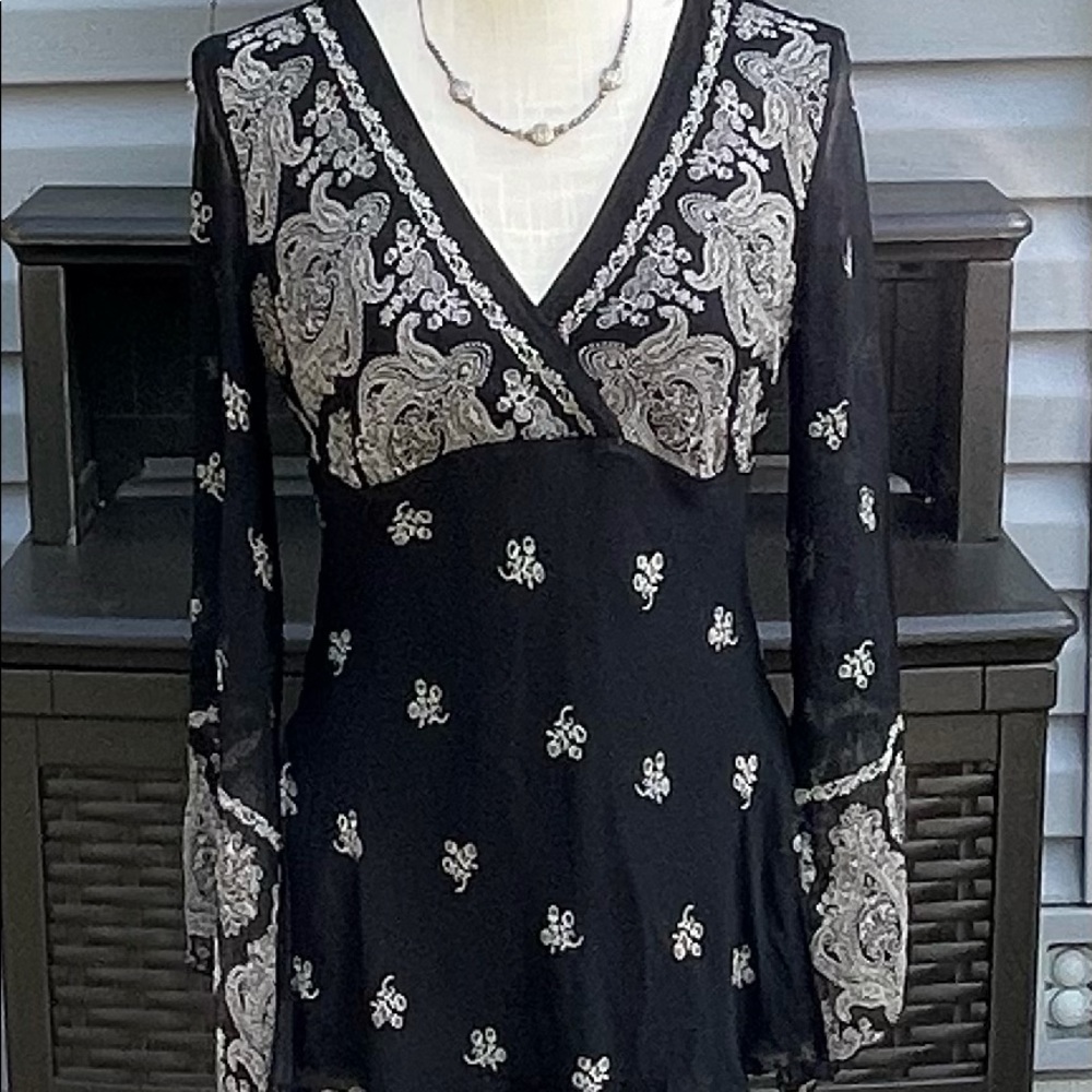 New York City Design Co.- black & white double layer tunic style blouse. Size M